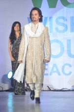 Raghav Sachar at Global peac fashion show by Neeta Lulla at Welingkar Institute in Mumbai on 26th Nov 2012 (144).JPG